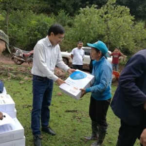 天池自然保护区管护局能源替代项目捐赠仪式在检槽乡清朗村举行